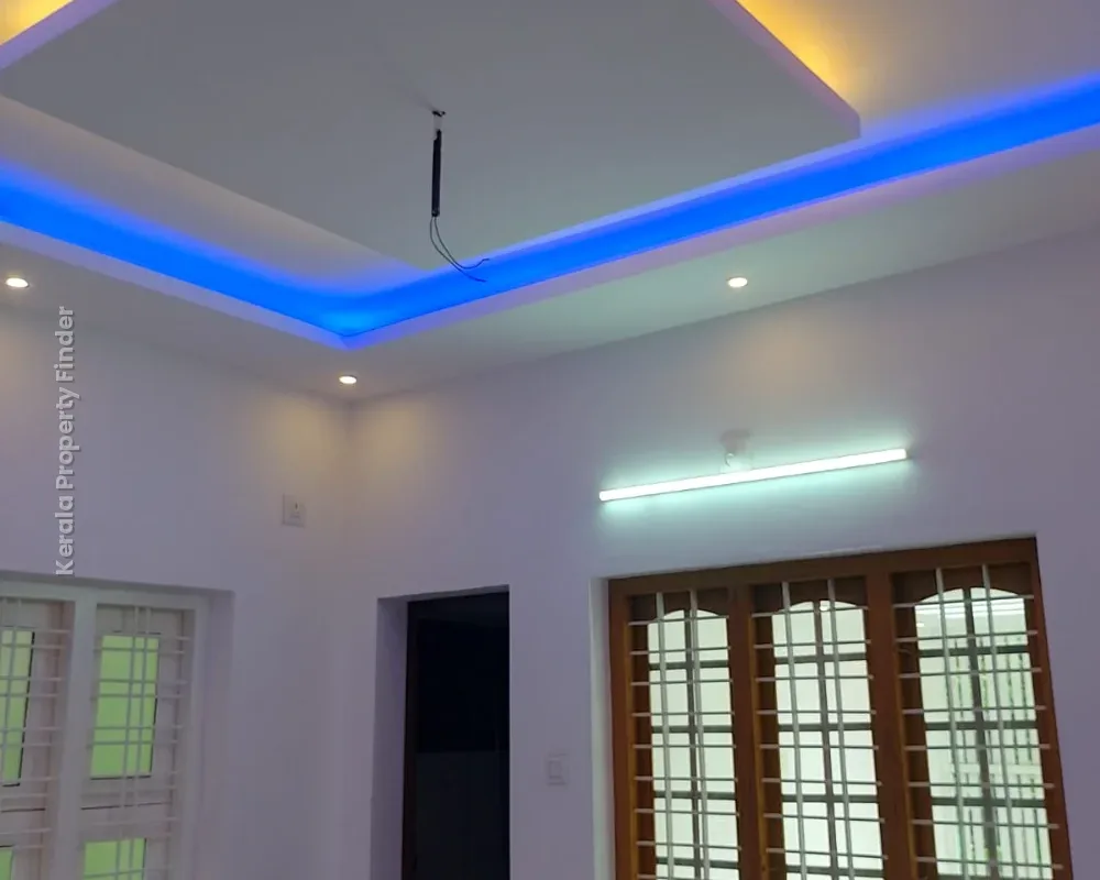 3 BHK House-2000 sqft For sale in Kuttanellur, Thrissur - Photo 6