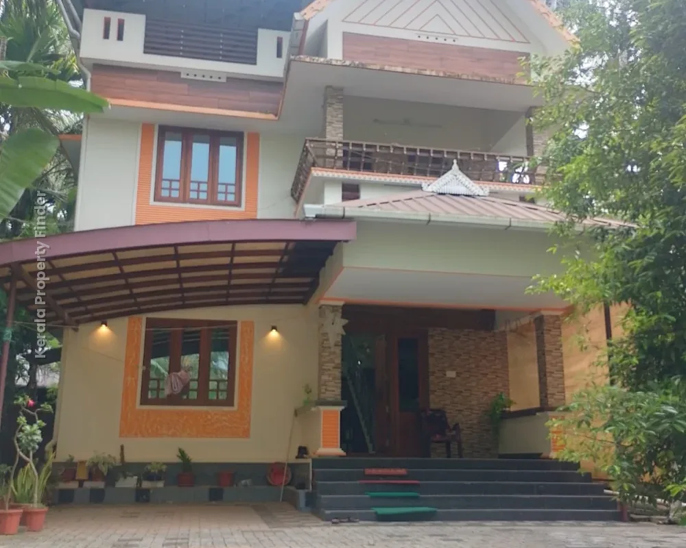4 BHK HOUSE FOR SALE IN MULAYAM, THRISSUR - Residential in Mulayam, Thrissur