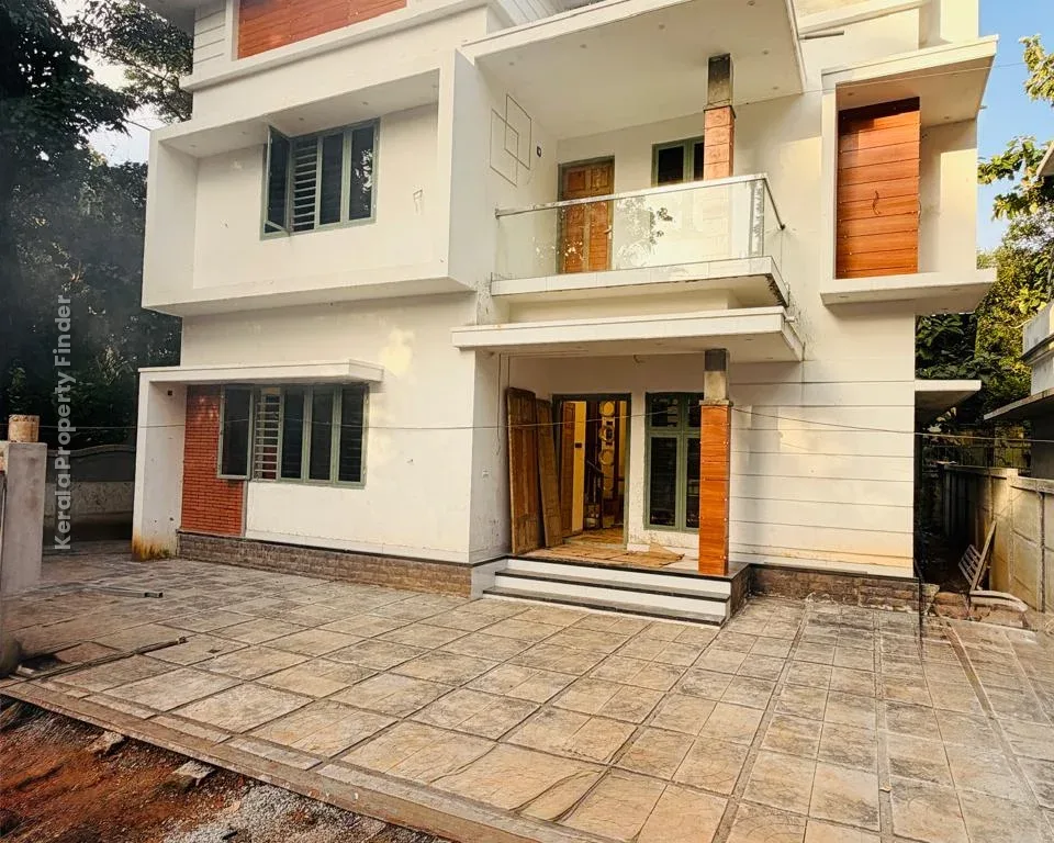 Beautiful House for Sale in Mannuthy, Thrissur - Photo 7