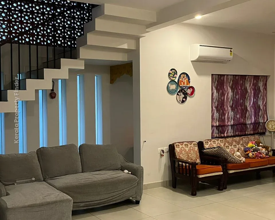4 BHK furnished New Modern-tiled roof House for sale in Velappaya Thrissur - Photo 8
