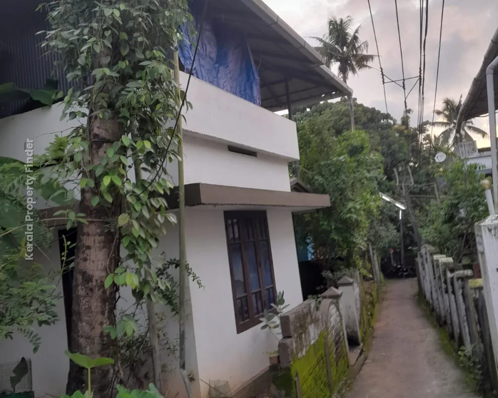 2 BHK Independent House for Urgent Sale in Aluva - Residential in Aluva, Ernakulam - photo 8