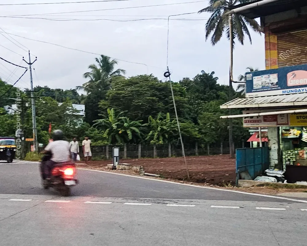 Land for sale near Thrissur - Kunnamkulam highway mundur) suitable for Commercial purpose. - Commercial in Mundur TC, Thrissur