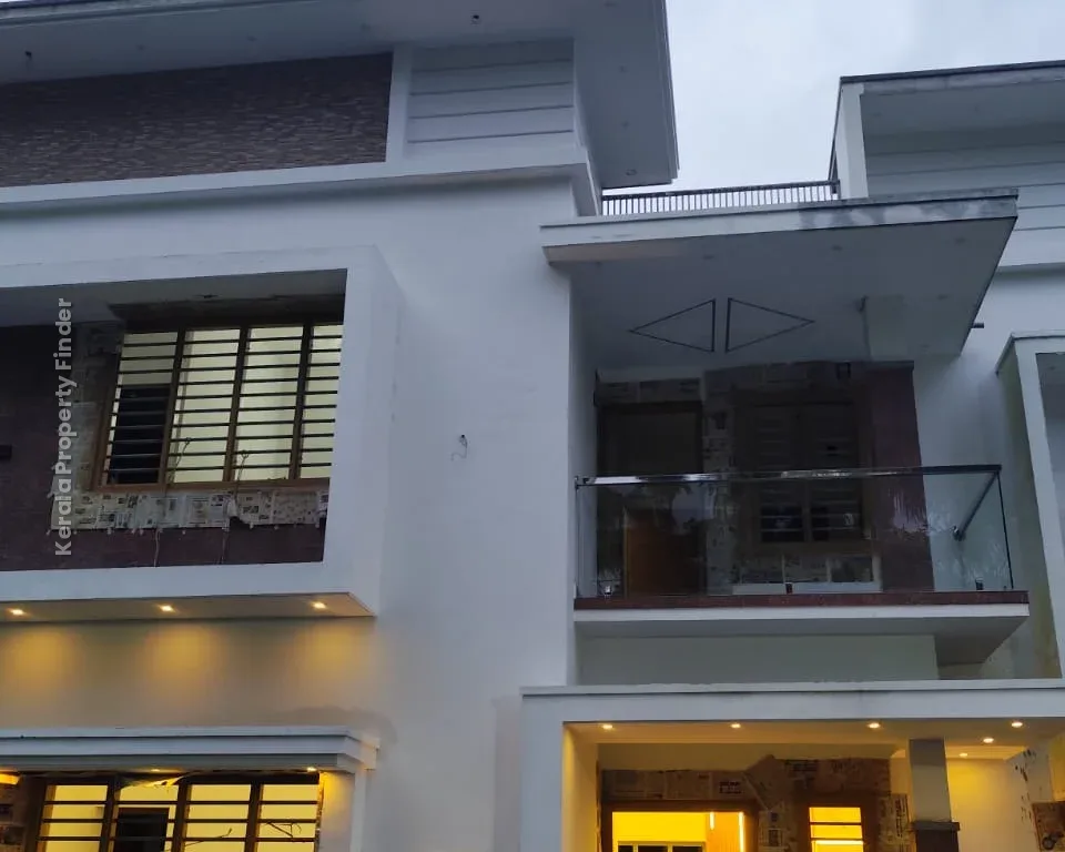 Beautiful House for Sale in Mannuthy, Thrissur - Residential for Sale in Mannuthy, Thrissur