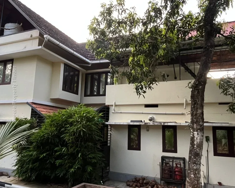 4 BHK furnished New Modern-tiled roof House for sale in Velappaya Thrissur - Photo 6