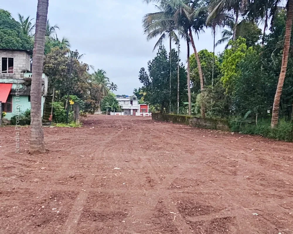 Land for sale near Thrissur - Kunnamkulam highway mundur) suitable for Commercial purpose. - Photo 4