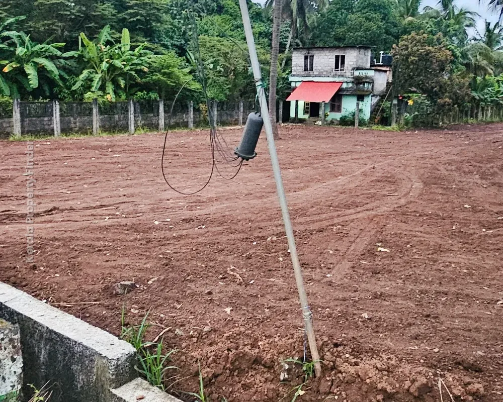 Land for sale near Thrissur - Kunnamkulam highway mundur) suitable for Commercial purpose. - Photo 2