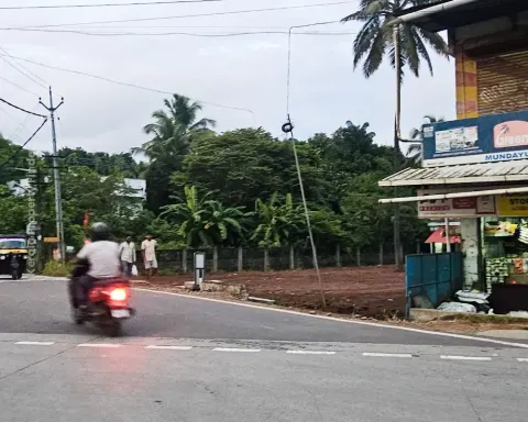 Land for sale near Thrissur - Kunnamkulam highway mundur) suitable for Commercial purpose. - Commercial for Sale in Mundur TC, Thrissur